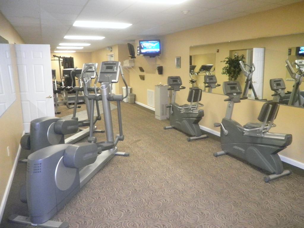 Grand Crowne Surrey Resorts Branson MO fitness center