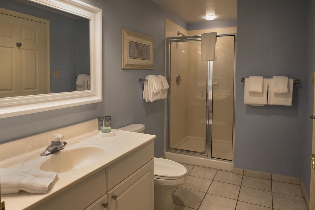 Waterside by Spinnaker Resorts Hilton Head Island SC bathroom2